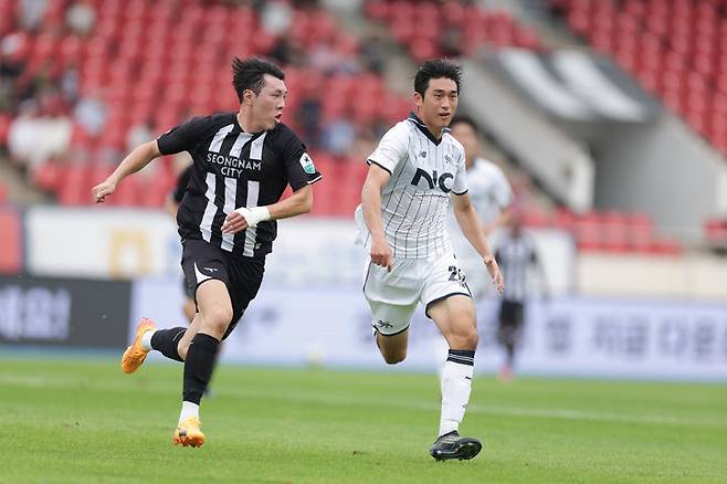 [서울=뉴시스] 프로축구 K리그2 성남FC와 서울이랜드의 경기 장면. (사진=한국프로축구연맹 제공) *재판매 및 DB 금지
