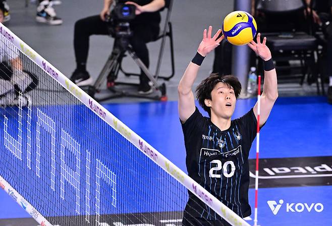 [서울=뉴시스]현대캐피탈 세터 이준협. (사진=KOVO 제공)