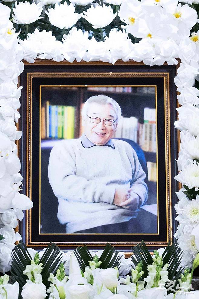 고인의 영결식은 27일 오전 5시 30분, 발인식은 6시 20분에 각각 진행될 예정이다. 사진공동취재단