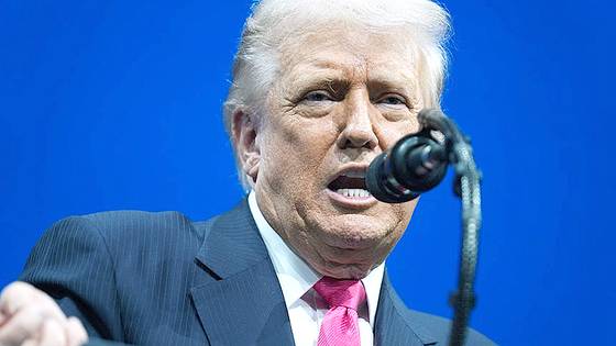 도널드 트럼프 미국 대통령이 19일 워싱턴 DC 케네디 센터에서 열린 미·사우디 포럼에서 연설을 하고 있다. AP=연합뉴스