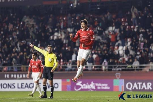 골 넣고 기뻐하는 이호재. 사진[연합뉴스]