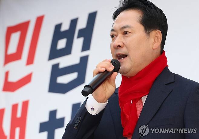 충남 천안에서 열린 국민대회에서 발언하고 있는 장동혁 국민의힘 대표. / 사진 = 연합뉴스