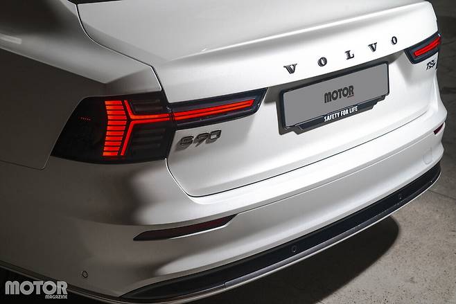 볼보 S90 T8 AWD Ultra 사진 모터매거진 최재혁 기자