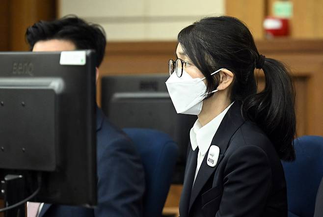 지난 9월 24일 김건희 여사가 법정에 입정해 재판을 기다리고 있다. [사진공동취재단]