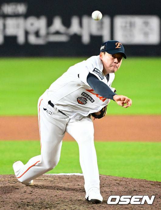 [OSEN=대전, 지형준 기자] 한화 한승혁. 2025.10.29 /jpnews@osen.co.kr