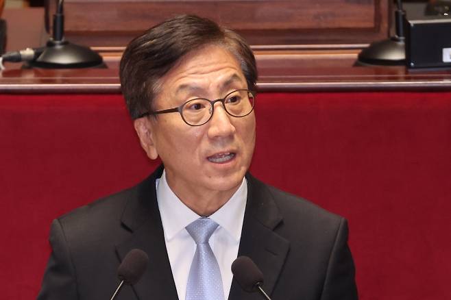 김인회 감사원장 권한대행이 27일 국회에서 열린 예산결산특별위원회 전체회의에서 2024 회계연도 결산과 예비비지출 승인의 건 통과 후 인사말을 하고 있다. 2025.11.27 연합뉴스