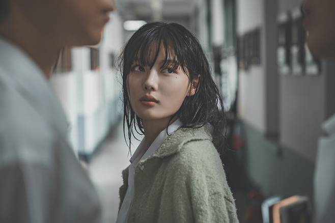A scene from the Tving drama series "Dear X" starring Kim Yoo-jung as Baek Ah-jin [TVING]
