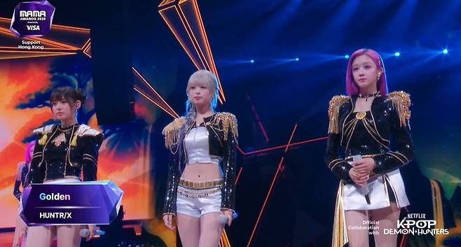 ‘마마 어워즈’ 헌트릭스 무대를 꾸민 베이비몬스터. 사진ㅣ엠넷