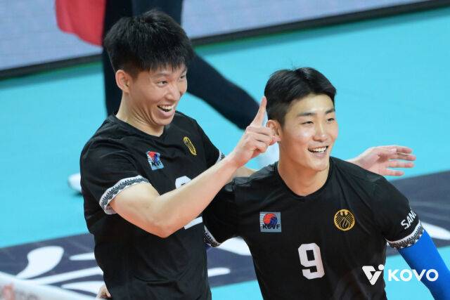 국군체육부대 시절의 황택의(왼쪽)와 임재영./KOVO