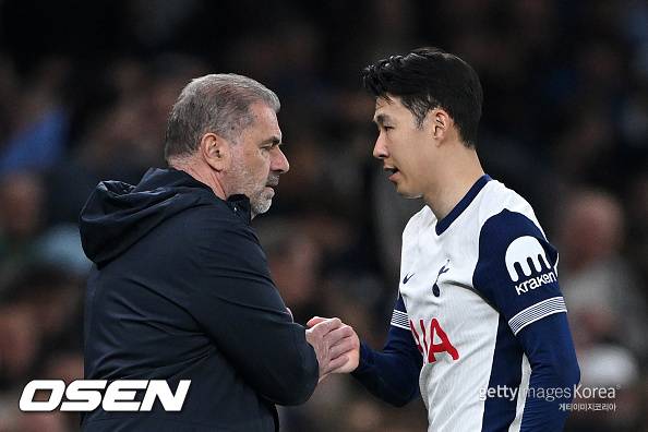 [사진] 포스테코글루 감독과 손흥민 ⓒGettyimages(무단전재 및 재배포 금지)