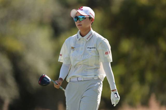 티샷을 한 뒤 이동하고 있는 김효주. 사진 제공=AFP연합뉴스