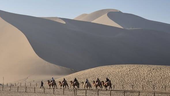 ▲ 타클라마칸 사막으로 가는 길