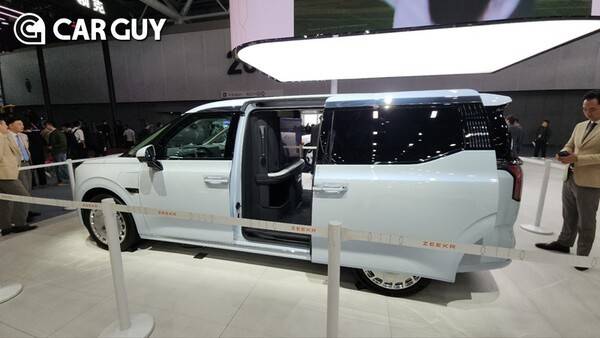 지커 MPV 009