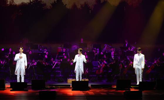 중앙일보 60주년 기념 '라포엠 심포니 인 러브'가 29일과 30일 서울 세종문화회관에서 대극장에서 펼쳐였다. 장진영 기자