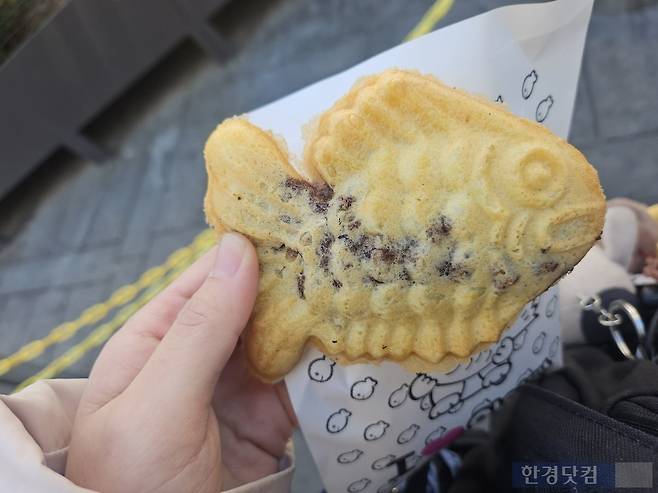 기자가 구매한 1개 1000원 붕어빵 / 사진=유지희 기자