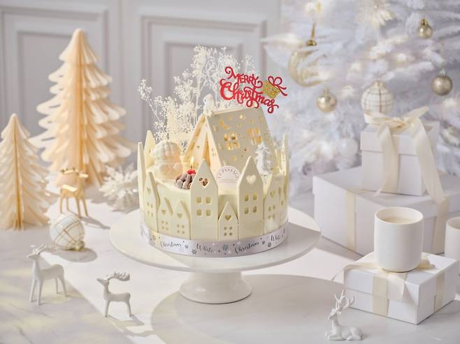 2025 뤼미에르 블랑슈 케이크. 사진=워커힐 호텔앤리조트