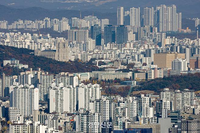 지난 17일 서울 도심 아파트 모습. 문재원 기자