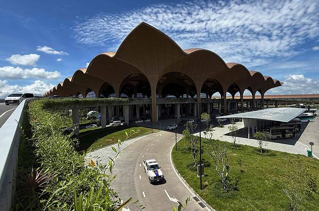 The newly-built Techo International Airport in Kandal province, on the outskirts of Phnom Penh, Cambodia, on Oct. 20.  [AFP/YONHAP]