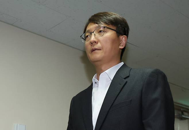 박대준 쿠팡 대표이사가 30일 오후 서울 종로구 정부서울청사에서 열린 쿠팡 개인정보 유출 관련 긴급 관계부처 장관회의에서 참석하며 쿠팡 이용자에게 사과 발언을 하고 있다. /사진=뉴스1 장수영 기자