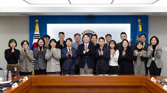 대통령실은 강훈식 대통령 비서실장이 청년미래자문단 출범식 및 제1차 회의를 개최했다고 30일 밝혔다. [대통령실 제공]