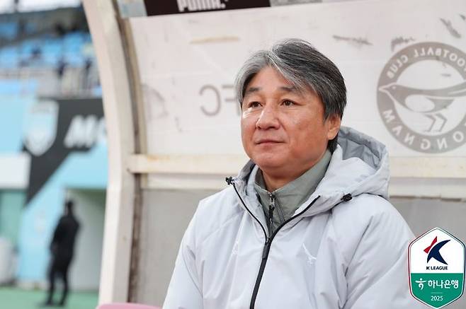 [서울=뉴시스]K리그2 성남 전경준 감독. (사진=한국프로축구연맹 제공)