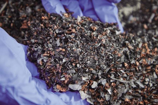 방전·파쇄·분쇄·분급·선별 등을 통한 폐배터리 재활용 전처리 단계. 사진 제공=한국지질자원연구원