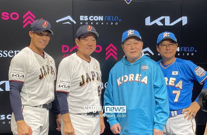 ▲ 왼쪽부터 이토이 요시오, 하라 다쓰노리 감독, 김인식 감독, 이종범. ⓒ 신원철 기자