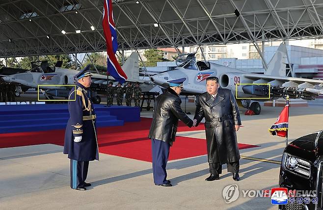 '북한판 타우러스' 추정 미사일 포착 (평양 조선중앙통신=연합뉴스) 북한 조선중앙통신이 30일 공개한 북한 공군 창설 80주년 기념행사에서 전투기 미그-29 등에 장착된 형태로 처음 포착된 미사일(노란색 네모안). 우리 공군이 운용하는 독일산 장거리 공대지 미사일 '타우러스'와 외형이 비슷하다. 2025.11.30 
    [국내에서만 사용가능. 재배포 금지. For Use Only in the Republic of Korea. No Redistribution] nkphoto@yna.co.kr