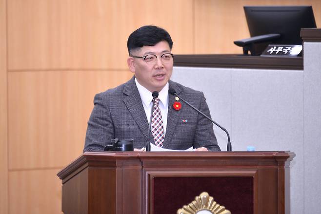 구민호 여수시의원이 정례회에서 시정질의를 하고 있다. /여수시의회 제공