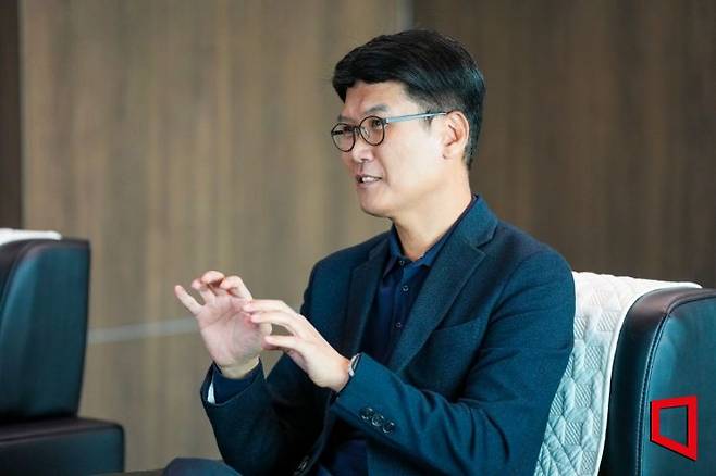 지난달 24일 대구 달성군 엘앤에프 구지3공장에서 최수안 엘앤에프 대표이사 부회장이 아시아경제와 인터뷰하고 있는 모습. 엘앤에프