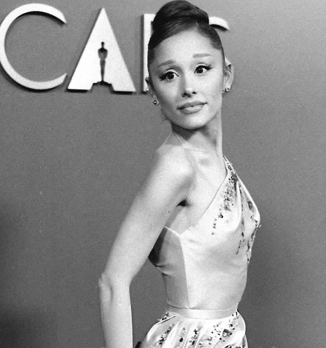 SNS(인스타그램) 갈무리 @arianagrande