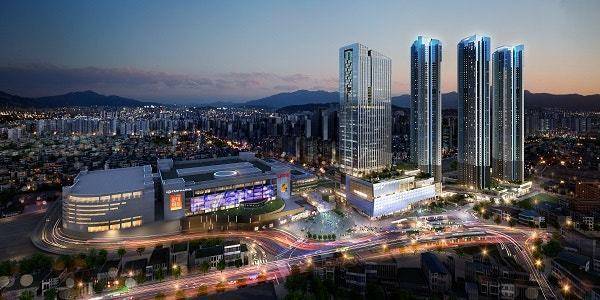 청량리역 ‘롯데캐슬 SKY-L65’에서 전용 84㎡ 3가구 무순위 청약이 진행된다. 즉시 전매 가능하며 최근 시세 기준 최대 10억 원 차익이 가능해 관심이 높다. 사진은 ‘롯데캐슬SKY-L65’ 아파트 일대 전경. 뉴스1