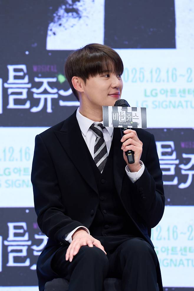 뮤지컬 ‘비틀쥬스’에서 코미디 연기에 첫 도전하는 김준수가 1일 강남 엘리에나 호텔 기자간담회에서 소감을 전하고 있다. [CJENM}