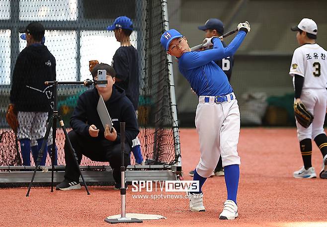 ▲ 엄마와 함께 배우는 야구학교 ⓒ곽혜미 기자