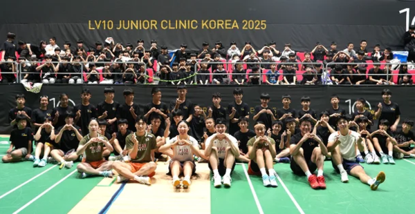 요넥스 레전드 비전 10 행사에 참여한 안세영 이용대 하태권 서승재 김원호 등 스타들과 유망주들의 표정이 밝기만 하다. 요넥스 코리아