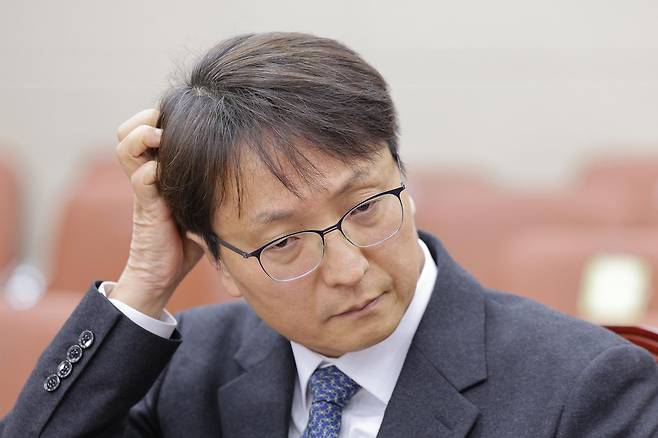 박대준 쿠팡 대표이사가 2일 서울 여의도 국회 과학기술정보방송통신위원회에서 열린 쿠팡 침해사고 관련 현안 질의에서 생각에 잠겨 있다. 2025.12.2/뉴스1