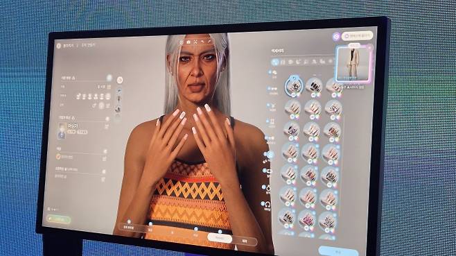 2일 서울 성수동에서 진행된 애플의 게임 쇼케이스에서 크래프톤의 인조이(inZOI)가 소개되고 있는 모습. 민나리 기자