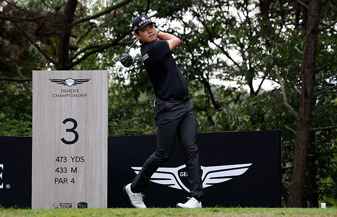 이정환이 지난 10월 열린 제네시스 챔피언십 도중 티샷을 하고 있다. KPGA 제공