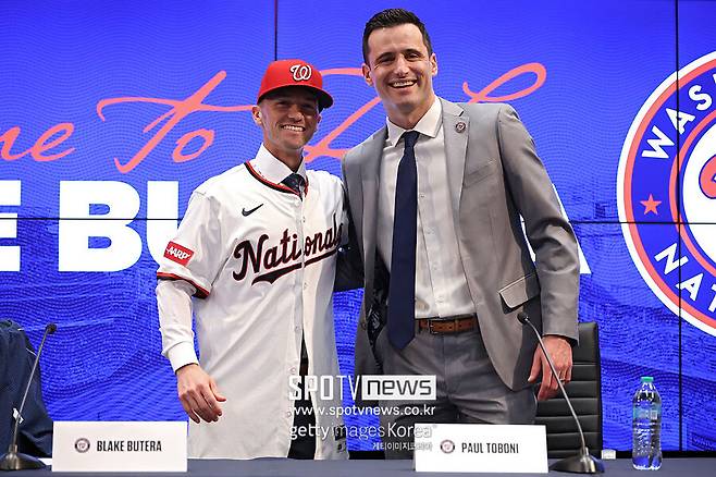 ▲ 워싱턴 내셔널스 블레이크 부테라 감독(왼쪽)과 폴 토보니 사장