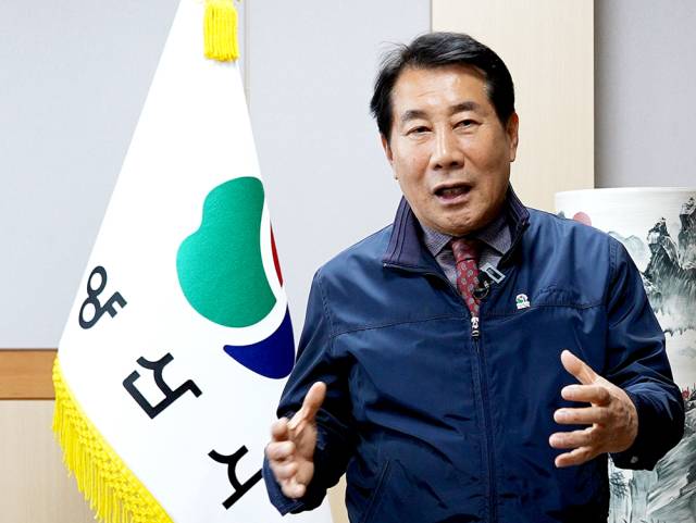 나동연 양산시장이 '2026 양산 방문의 해'를 맞은 시의 각오를 설명하고 있다.