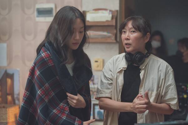 '만약에 우리' 문가영(왼쪽)과 김도영 감독. 사진제공=쇼박스&nbsp;