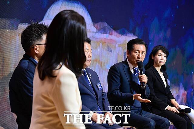 정 대표가 지난 비상계엄 당시를 회상하고 있다.