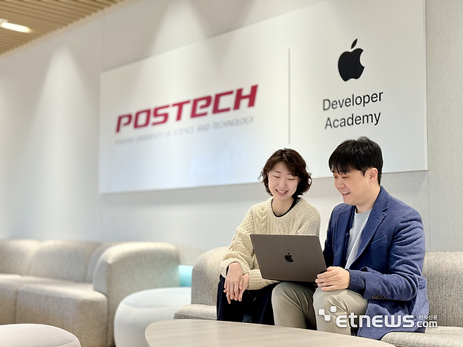 구슬지 멘토(왼쪽)과 이준민 멘토.