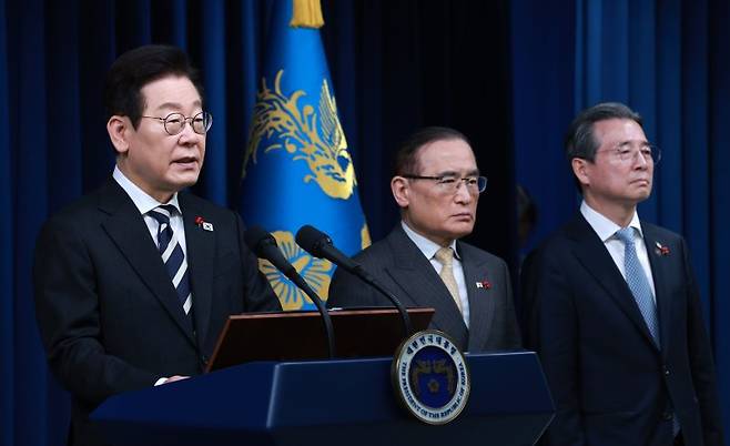 이재명 대통령이 3일 서울 용산 대통령실 청사에서 '빛의 혁명 1주년, 대통령 대국민 특별성명' 발표를 하고 있다. 사진=뉴시스