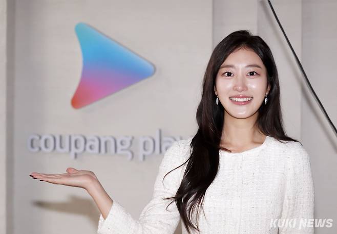 진세민 아나운서가 11월27일 서울 강서구에 위치한 스튜디오에서 쿠키뉴스와 인터뷰하고 있다. 쿠키뉴스 유희태 기자