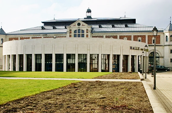 조명우 야스퍼스 등 세계톱랭커들이 참가하는 ‘DOOZY 블루아3쿠션챌린지’가 오는 18~21일  프랑스 블루아에서 열린다. 사진은 블루아3쿠션챌린지가 열리는 경기장. (사진=UMB)