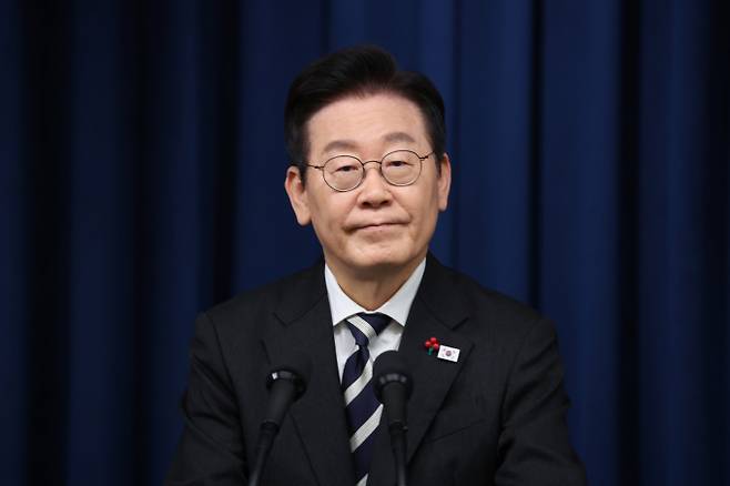 이 대통령은 12·3 비상계엄 1년이 된 것과 관련한 특별성명을 발표했다. 사진은 이 대통령이 3일 서울 용산 대통령실 청사에서 '빛의 혁명 1주년, 대통령 대국민 특별성명' 발표하는 모습. /사진=뉴스1