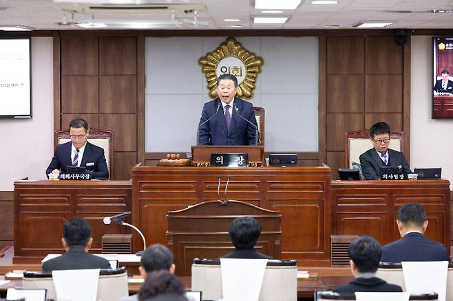 강형구 의장이 제291회 제2차 본회의에서 발언하고 있다. 순천시의회 제공