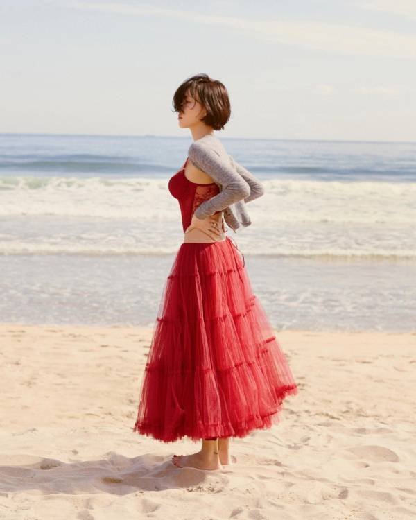 화사 굿 굿바이 뮤직비디오