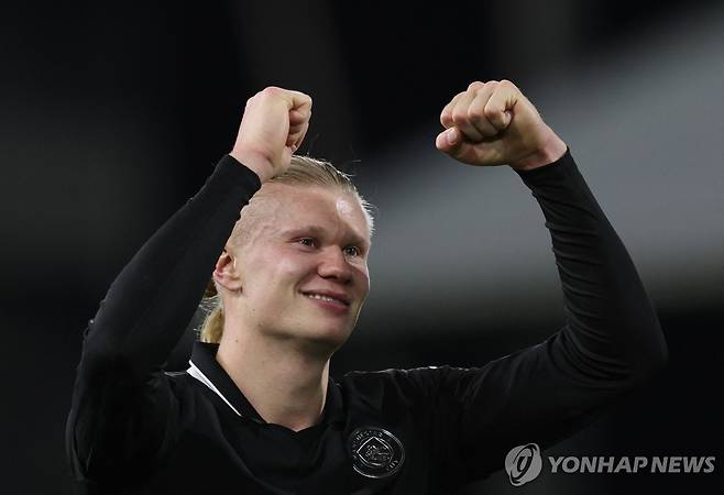 EPL 통산 최소 경기 100골 기록을 새로 쓴 맨시티의 홀란. [로이터=연합뉴스]